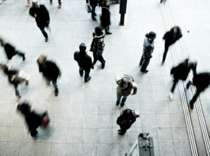 Parcours d’intégration obligatoire : cinq ans après le vote,  toujours rien !