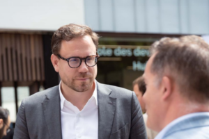 Agression à Bruxelles : « La solidarité publique implique aussi des devoirs »